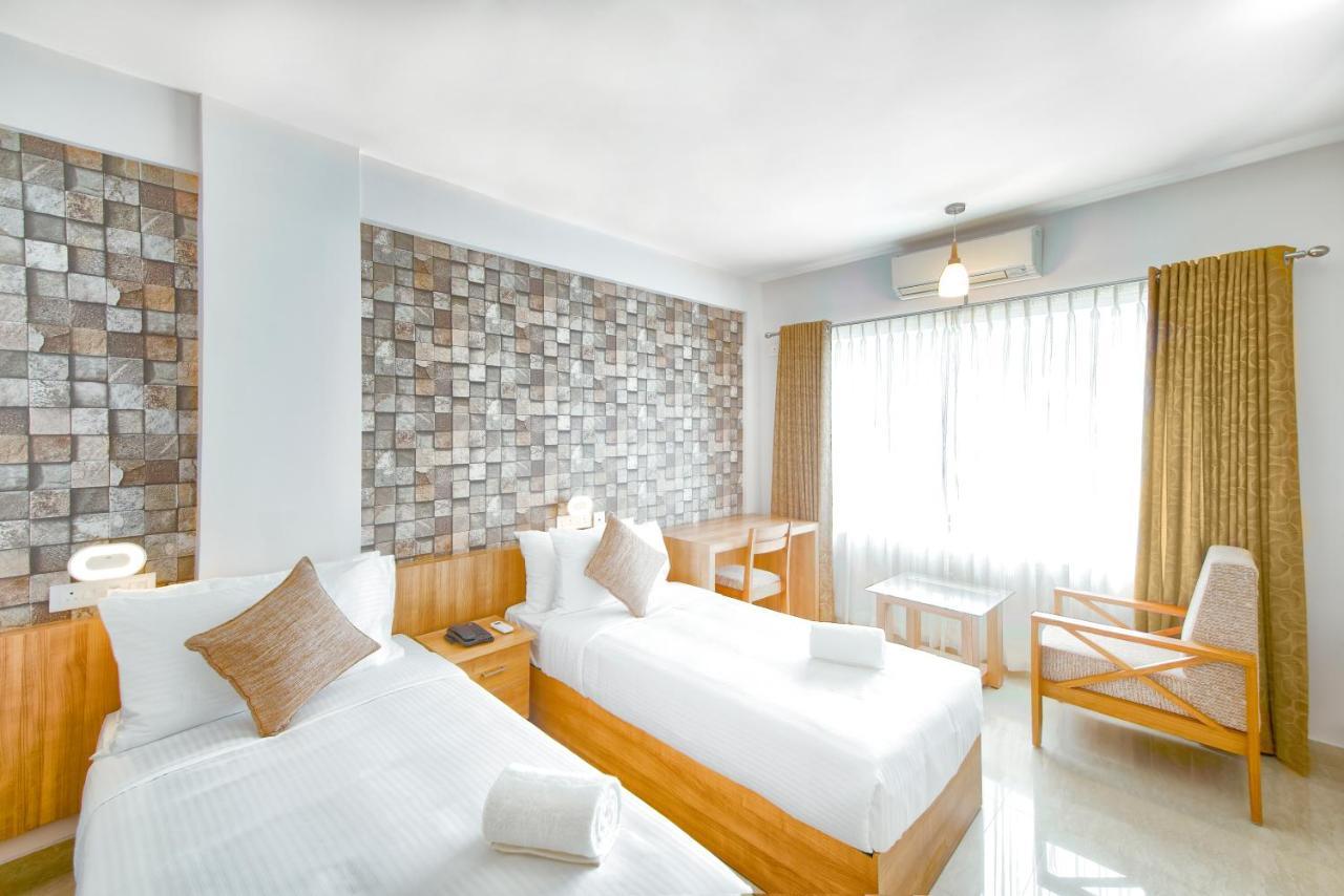 Sidra Pristine Hotel And Portico Halls Kochi Exterior photo