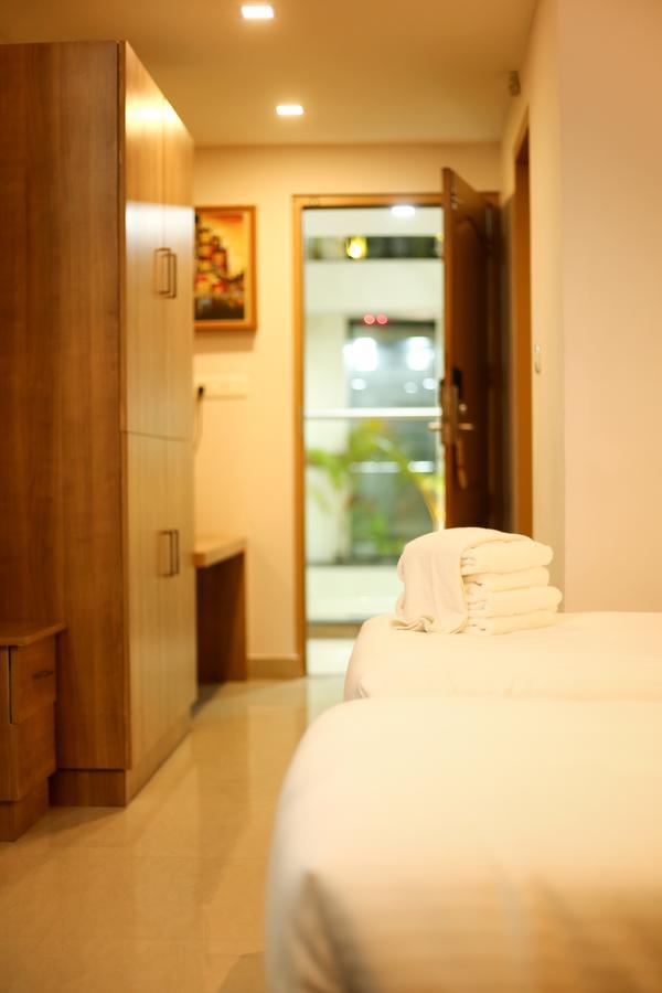 Sidra Pristine Hotel And Portico Halls Kochi Exterior photo